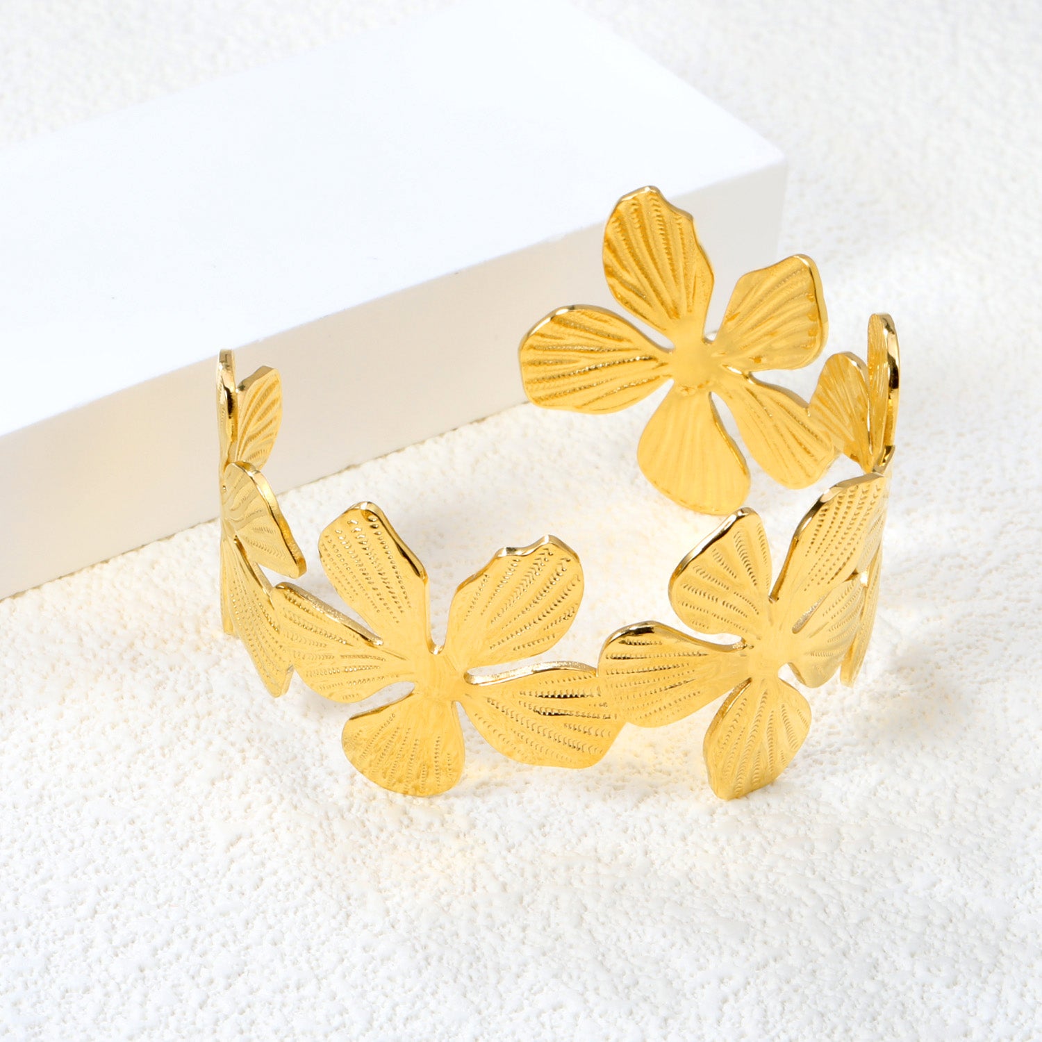 gold-flower-design-water-resistant