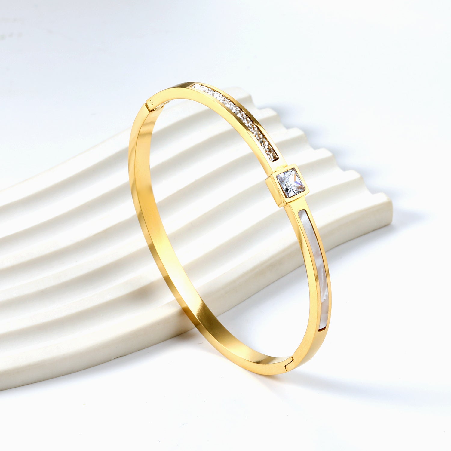 gold-stripe-bangle-tarnish-proof