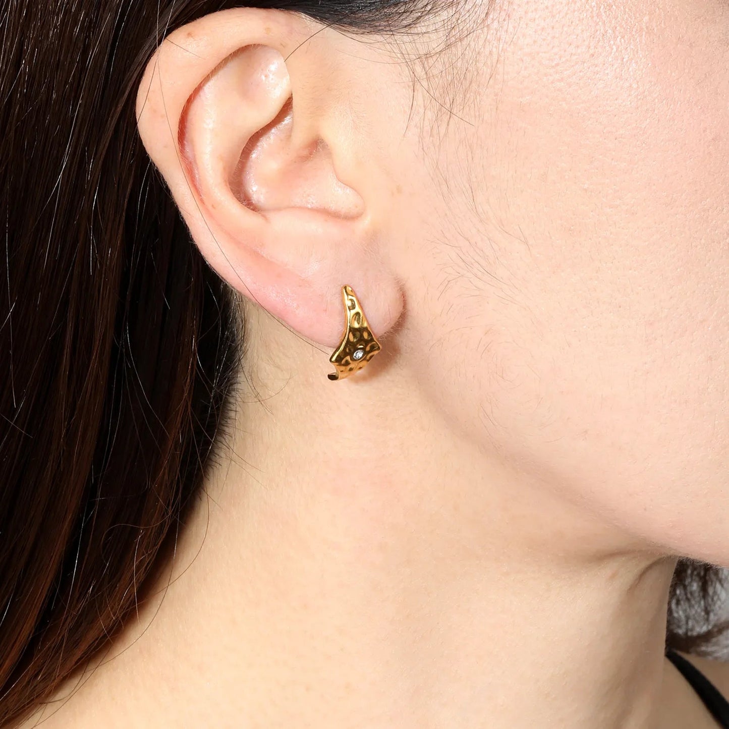 Vintage Hammered Rhombus Solitaire CZ Stud Earrings Waterproof Textured Gold Post Earrings
