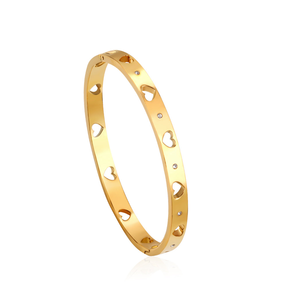 heart-cutout-diamond-18kgold-bracelet-modern 