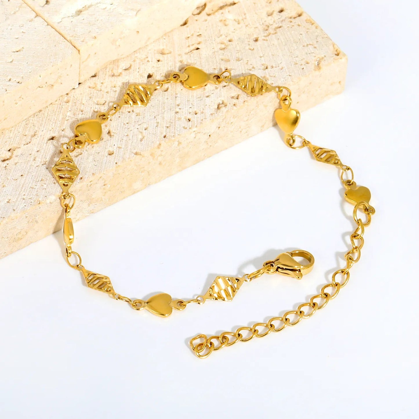 Waterproof 18K Gold Plated Textured Diamond and Polished Heart Bracelet