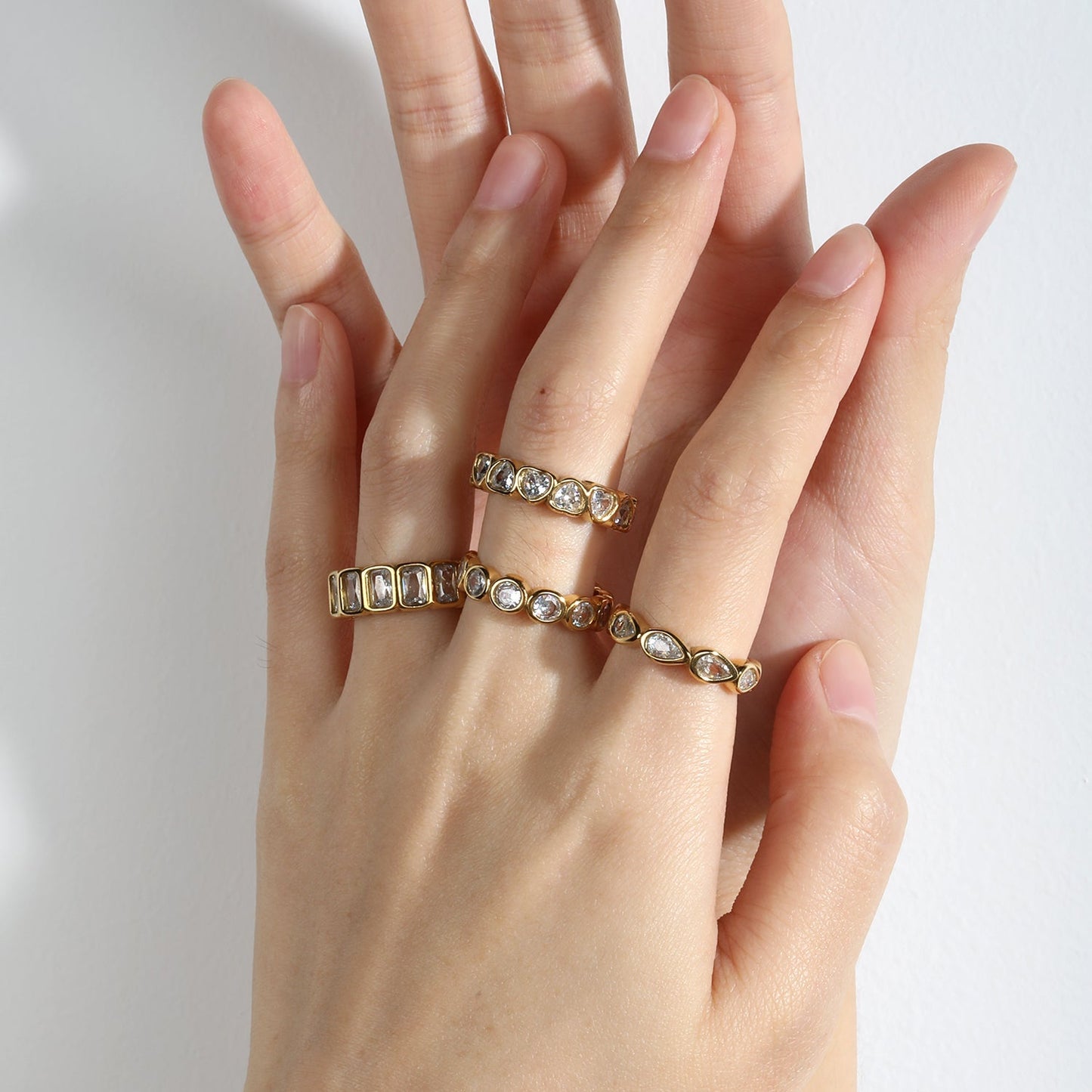 Non-Tarnish 304L Stainless Steel Full Pave Oval Zircon Band Ring