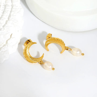 Wholesale 6x8mm natural-look rice shape baroque pearl Earrings