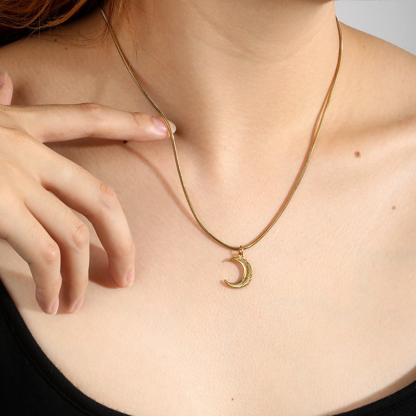 Wholesale French Vintage Sunburst Crescent Moon Pendant Jewelry