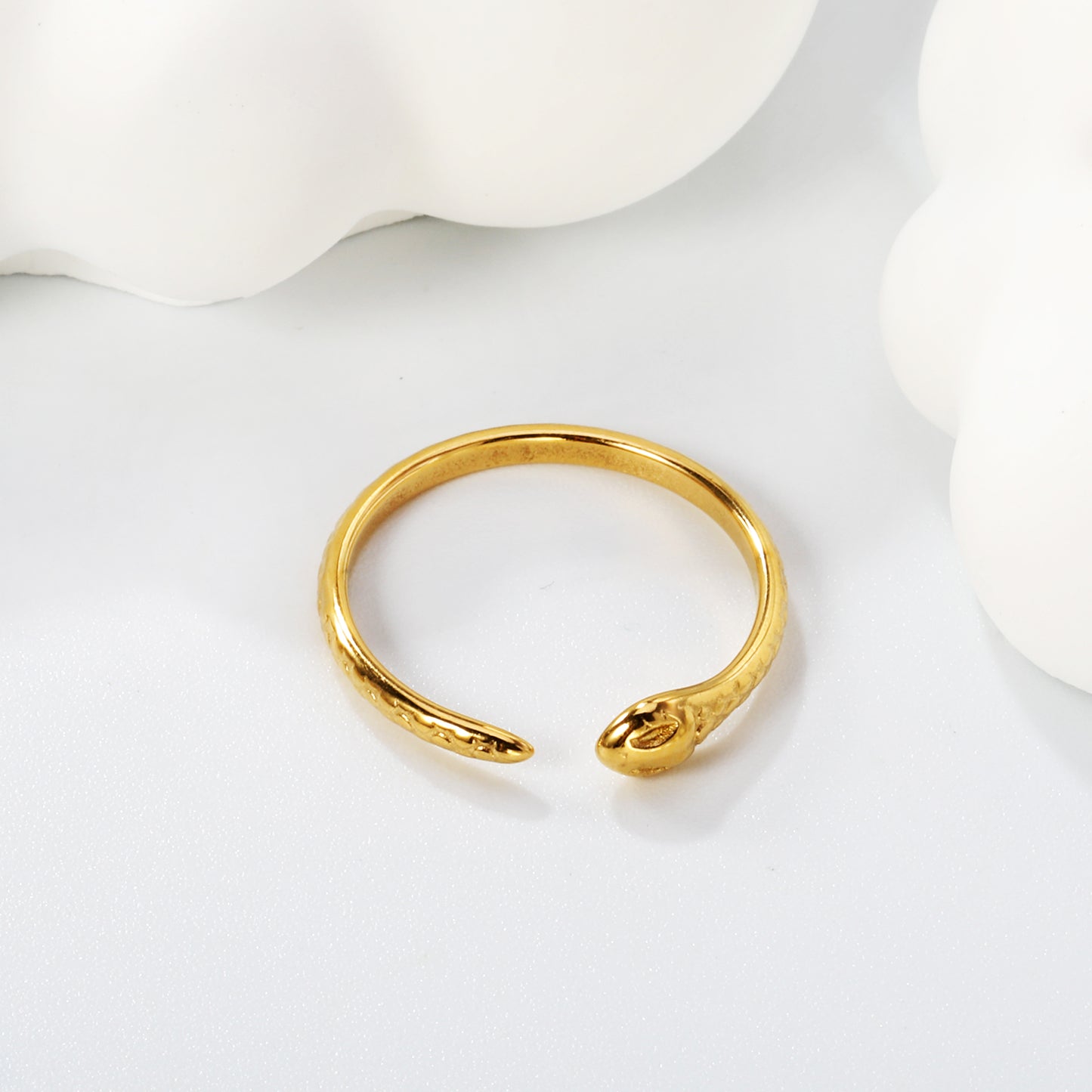 retro-jewelry-edgy-styling