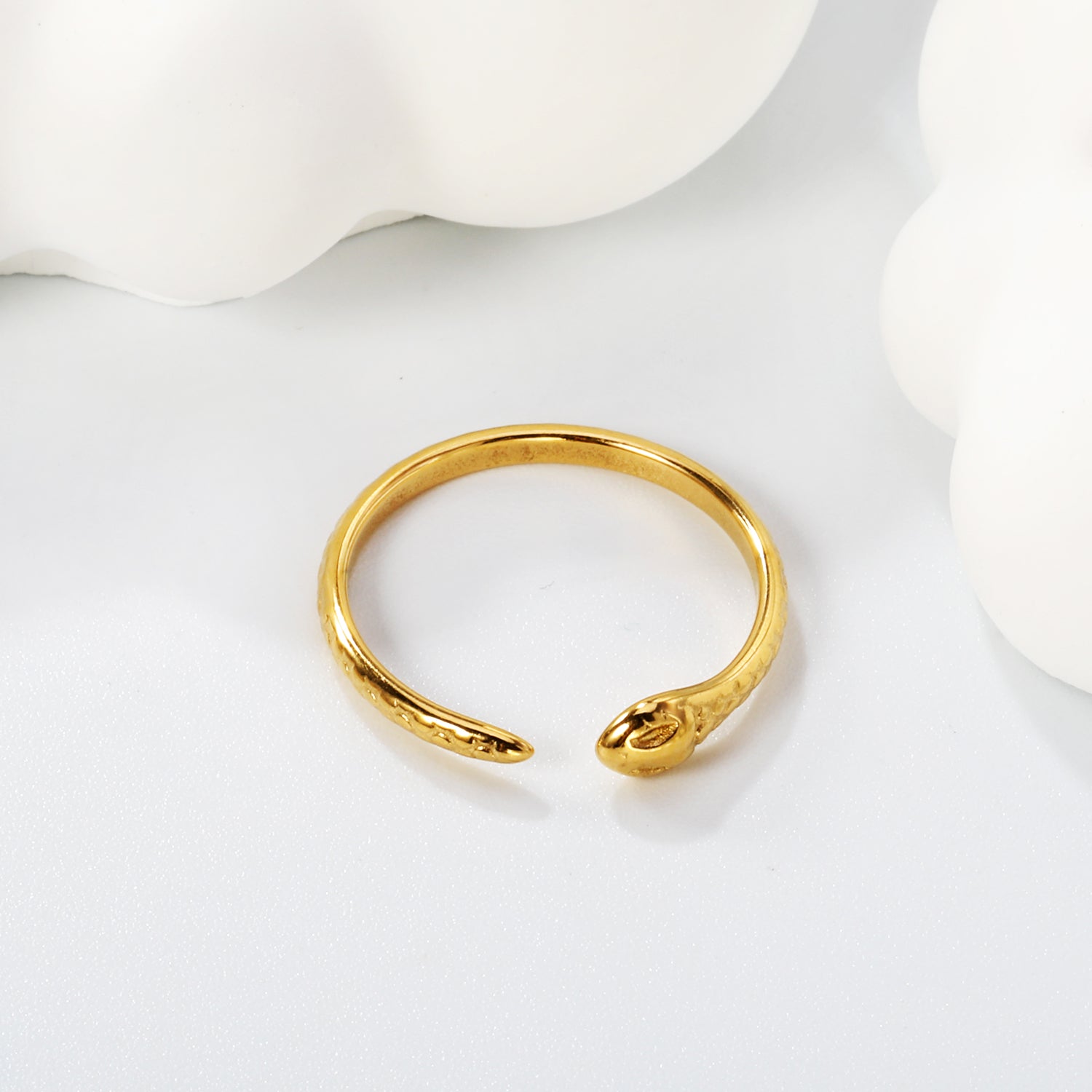retro-jewelry-edgy-styling