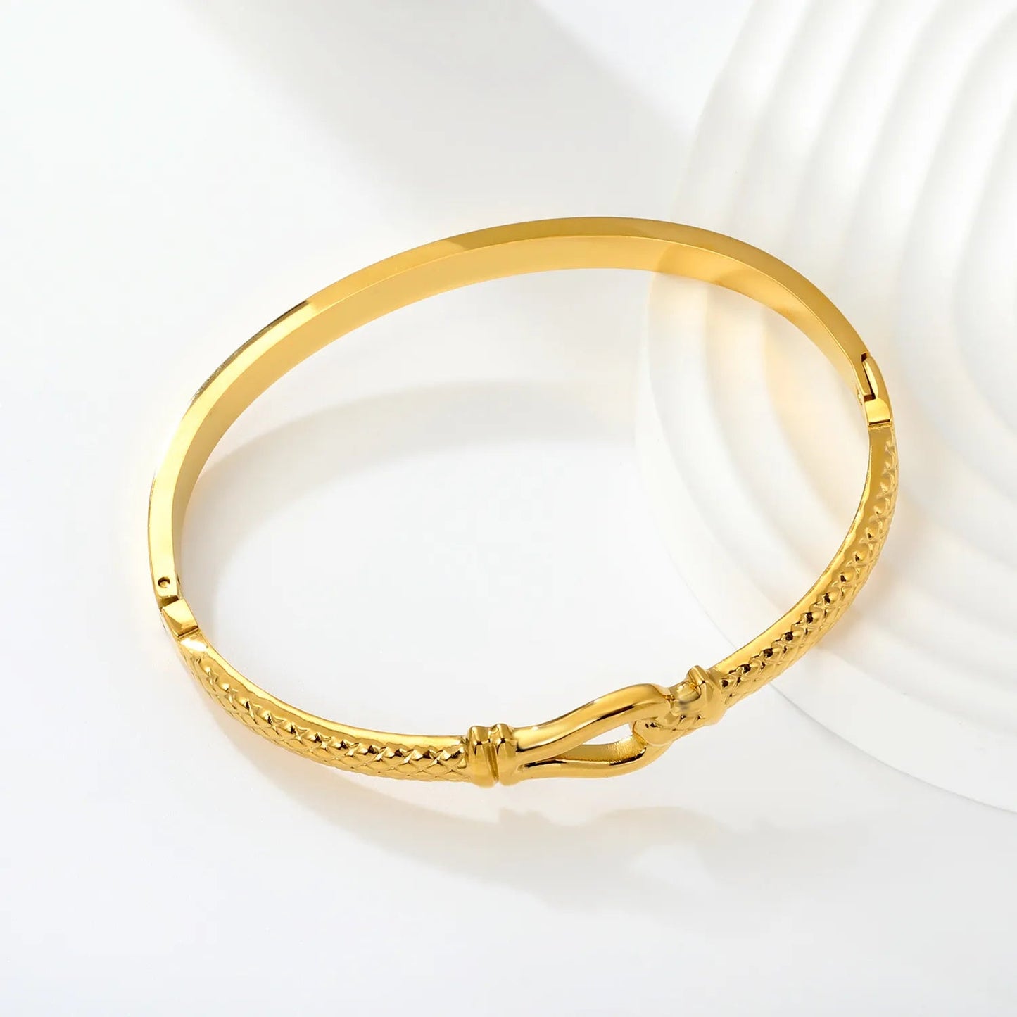 Wholesale Horsebit Clasp Thin Hinged Bangle Light Luxury Equestrian Style Jewelry