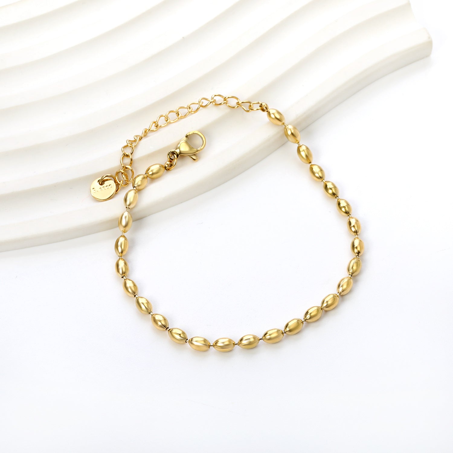sculptural-luxury-bracelet-design