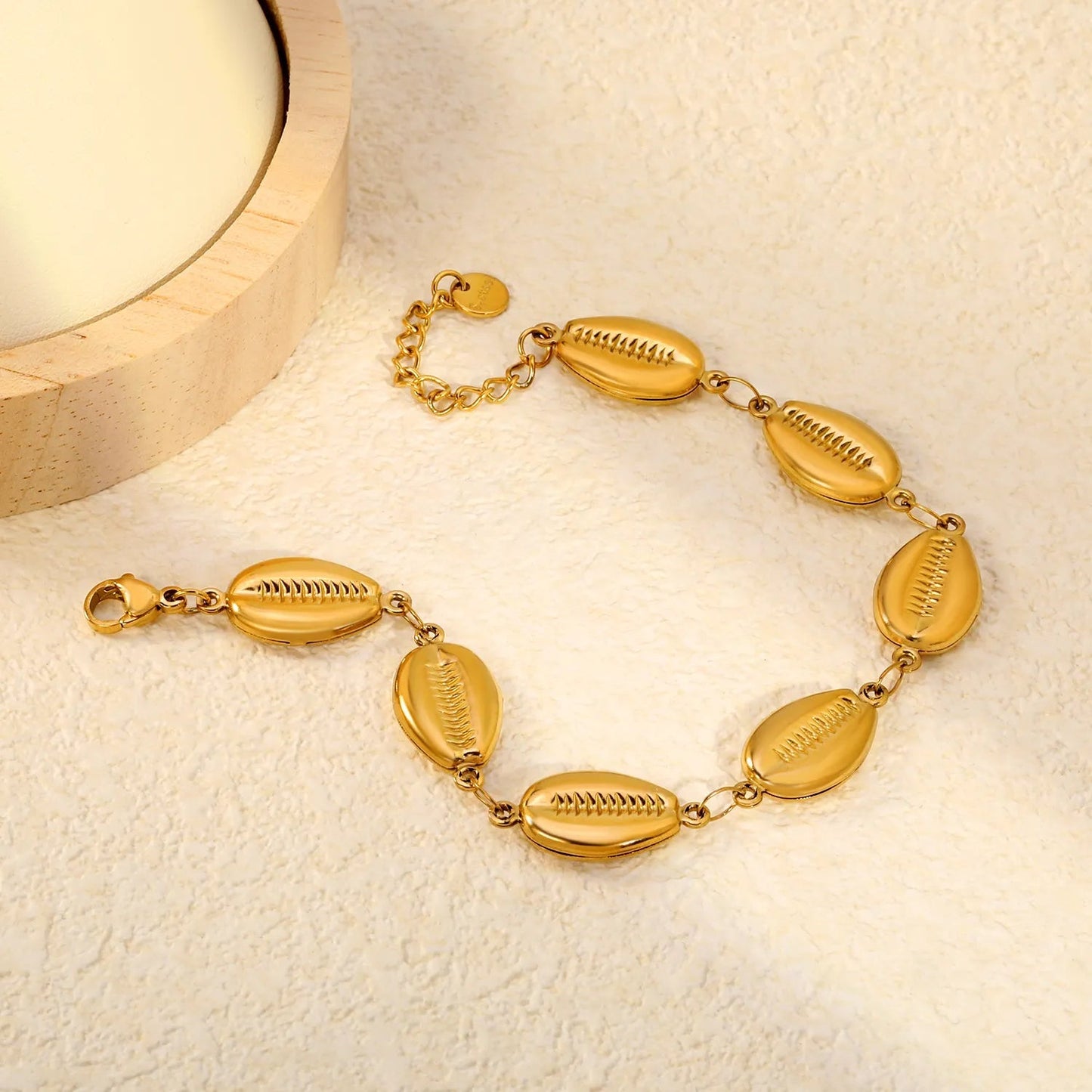 Bohemian Wanderlust: Heavy-Duty 3D Embossed Golden Shell Bracelet