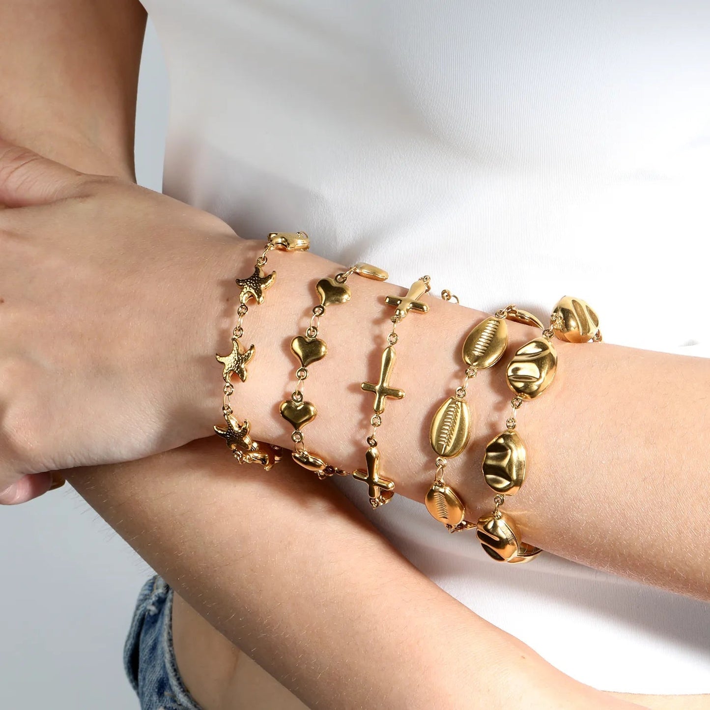 Bohemian Wanderlust: Heavy-Duty 3D Embossed Golden Shell Bracelet