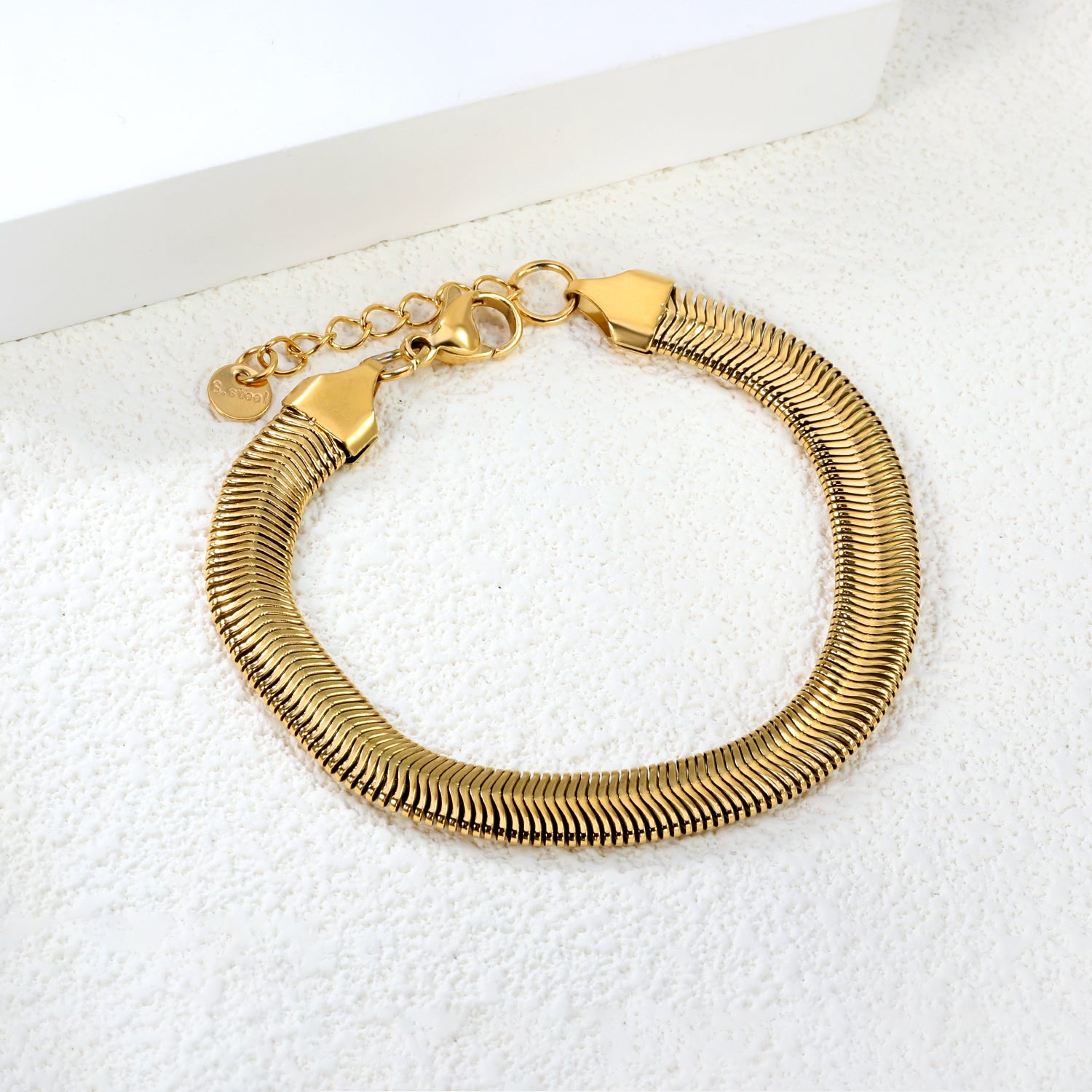 steampunk-luxury-bracelet-design