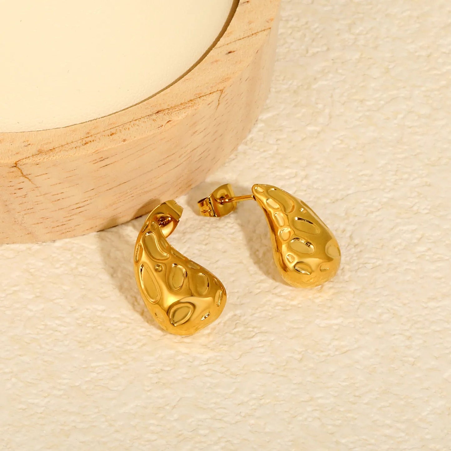 Scandinavian Minimalism: Non-Tarnish High-Contrast Crater Piercings