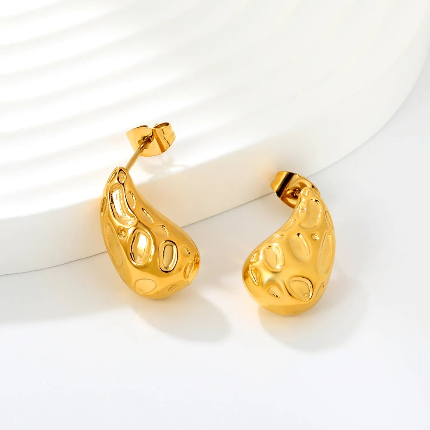 Scandinavian Minimalism: Non-Tarnish High-Contrast Crater Piercings