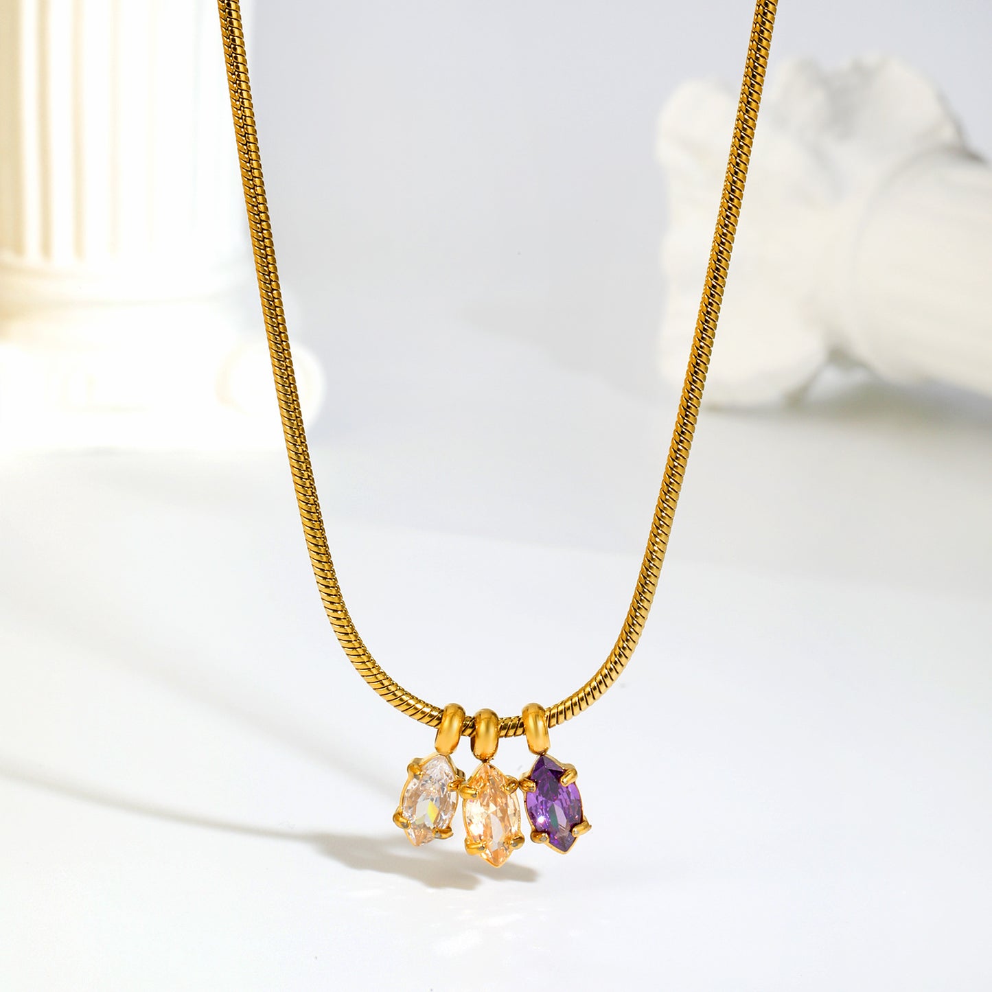 Dopamine Glamour Meets Liquid Smooth Flat Gold Snake Chain