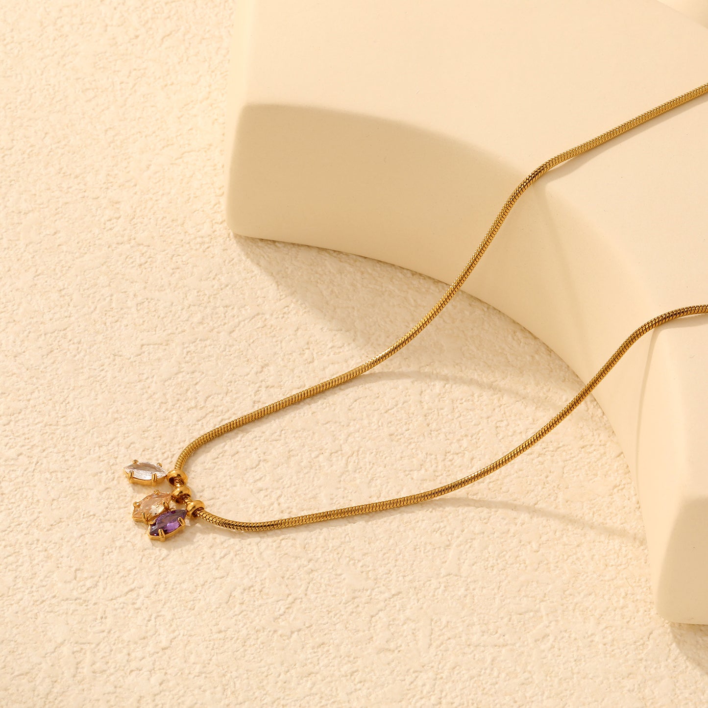 Dopamine Glamour Meets Liquid Smooth Flat Gold Snake Chain