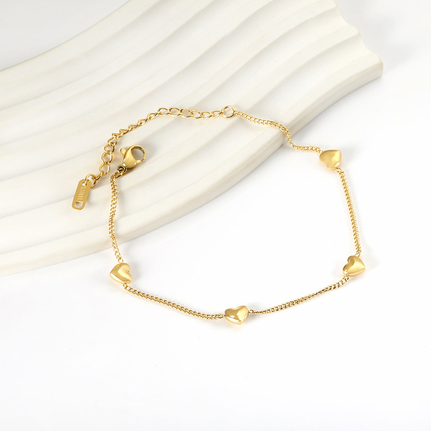 timeless-luxury-bracelet-design-gold