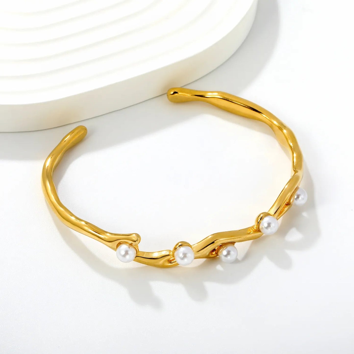 Wholesale 60mm Inner 13.5g Twig Branch 5 Piece 4mm Pearl Open Bangle