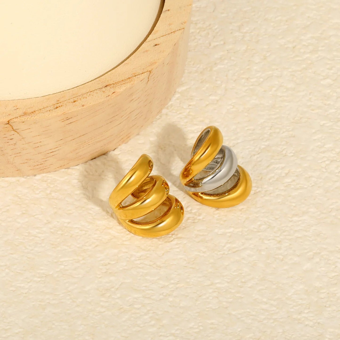 Non-Tarnish 304L Stainless Steel Curved Triple Wave Band Jewelry