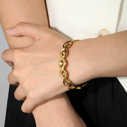 Verified Supplier 18K Gold Plated Spring Clasp Wave CZ Bangle Wholesale