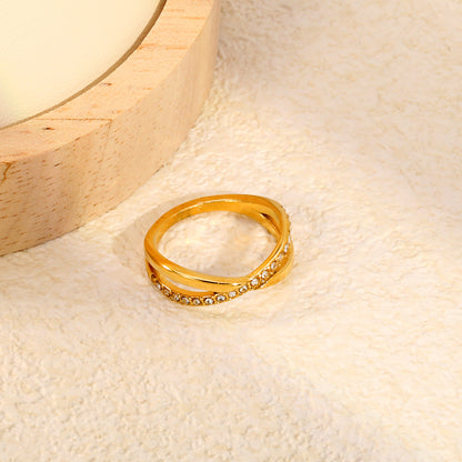Minimalist Crossover Design Ideal for Daily Wear and Chic Stacking