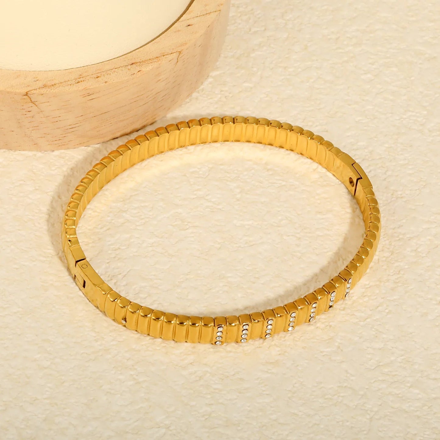 Bulk 60x50mm inner diameter 6.5mm width vertical ribbed CZ bangle 304L