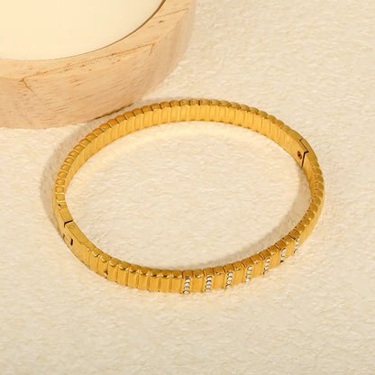 Bulk 60x50mm inner diameter 6.5mm width vertical ribbed CZ bangle 304L