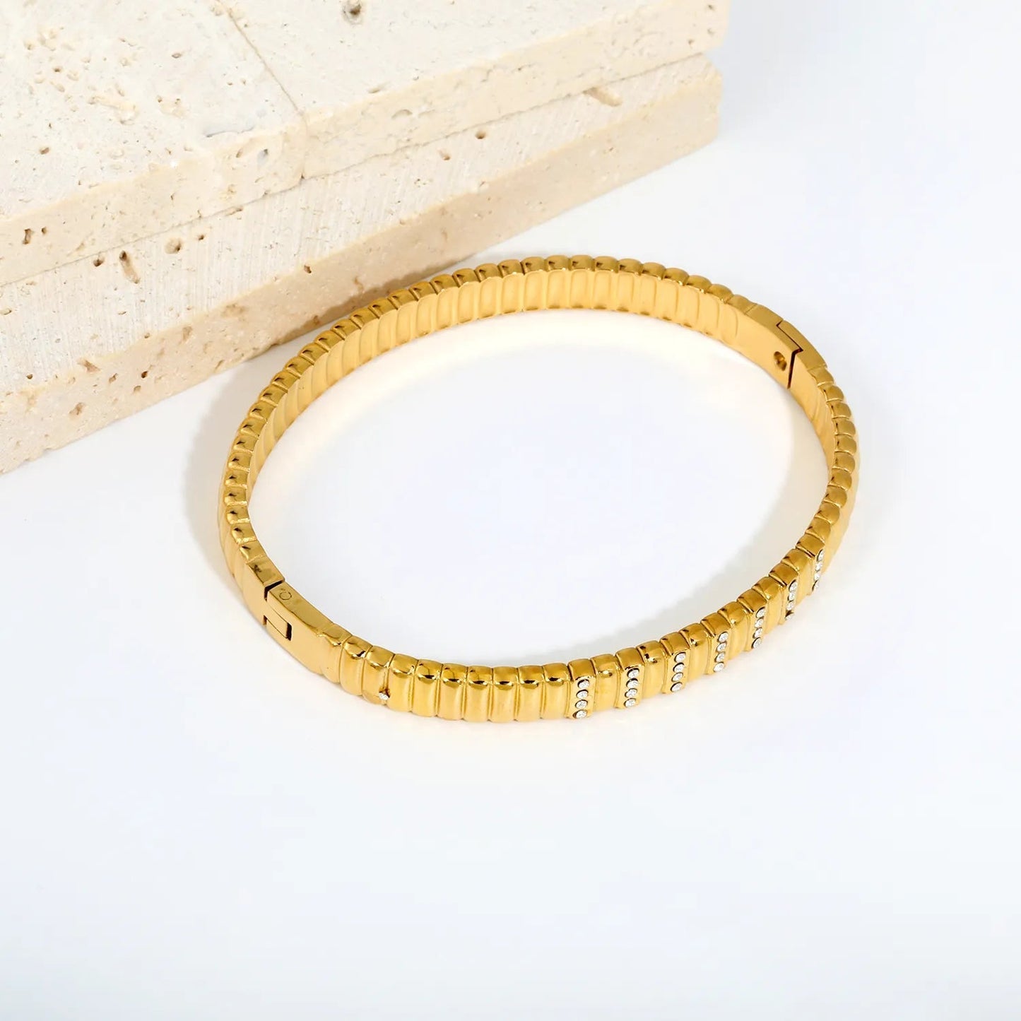 Bulk 60x50mm inner diameter 6.5mm width vertical ribbed CZ bangle 304L