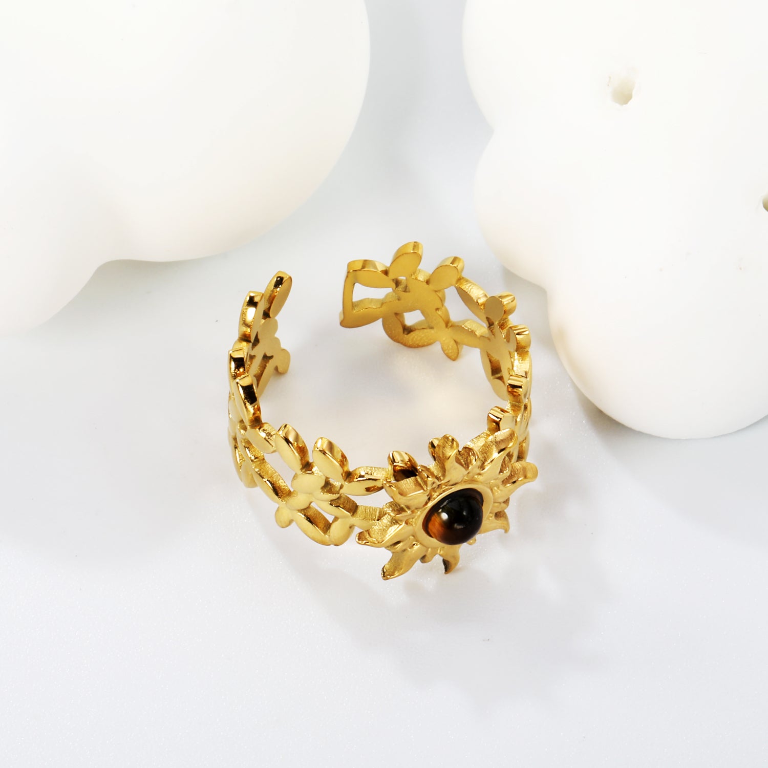 vintage-jewelry-gift-styling