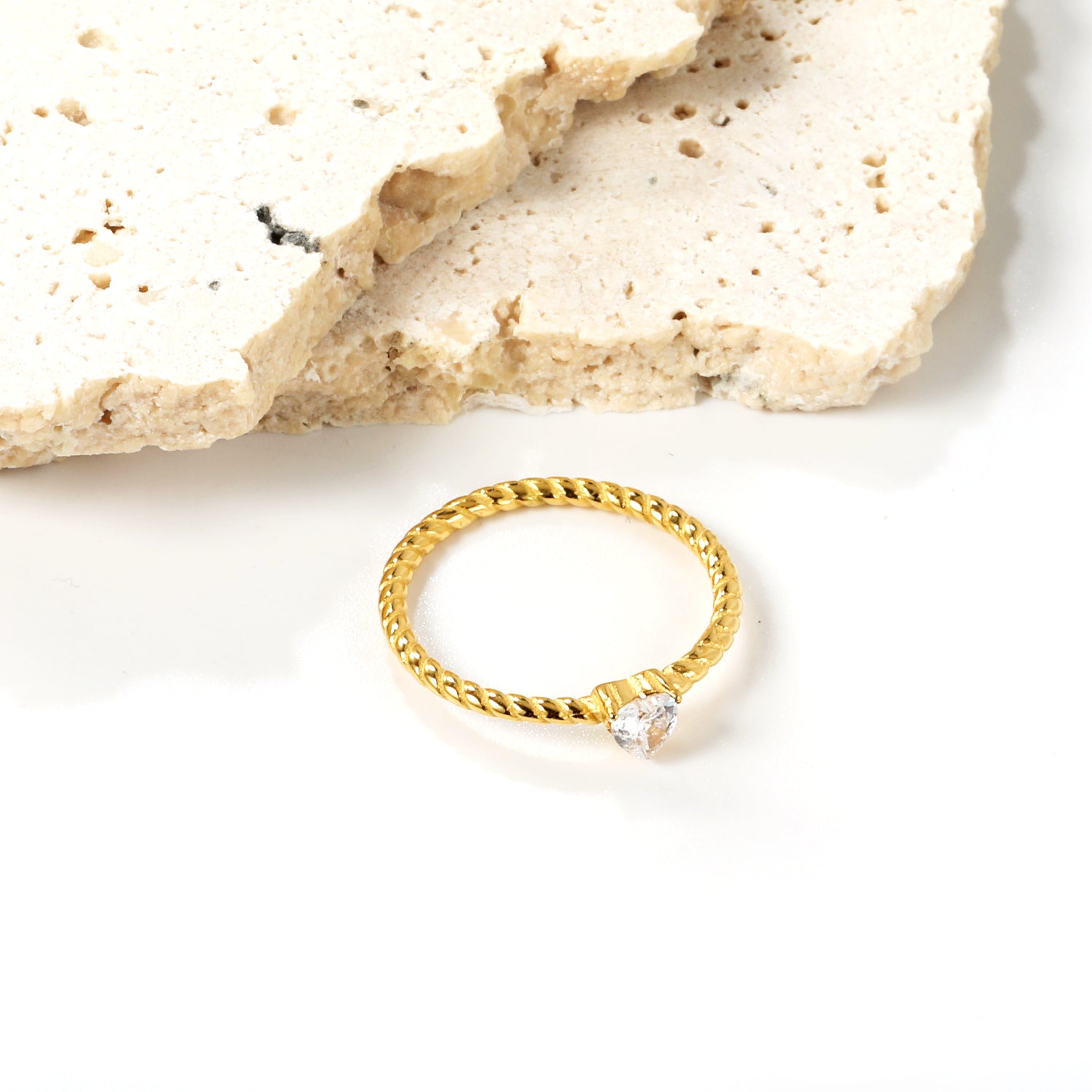 vintage-luxury-jewelry-styling